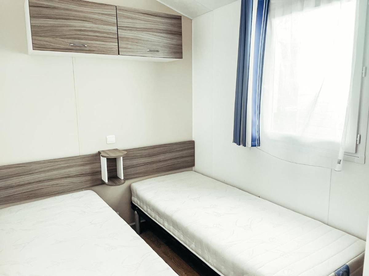 3 Bedroom Chalets Camping Lei Suves - Joycasa Roquebrune-sur Argens Dış mekan fotoğraf