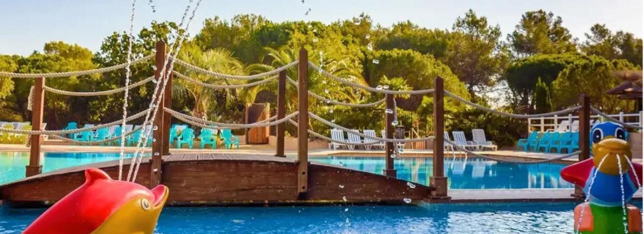 3 Bedroom Chalets Camping Lei Suves - Joycasa Roquebrune-sur Argens Dış mekan fotoğraf
