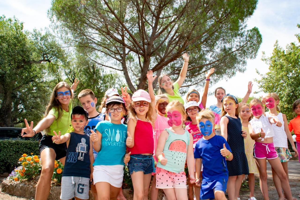 3 Bedroom Chalets Camping Lei Suves - Joycasa Roquebrune-sur Argens Dış mekan fotoğraf