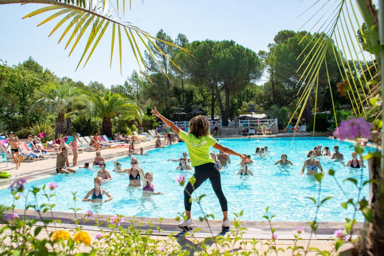 3 Bedroom Chalets Camping Lei Suves - Joycasa Roquebrune-sur Argens Dış mekan fotoğraf