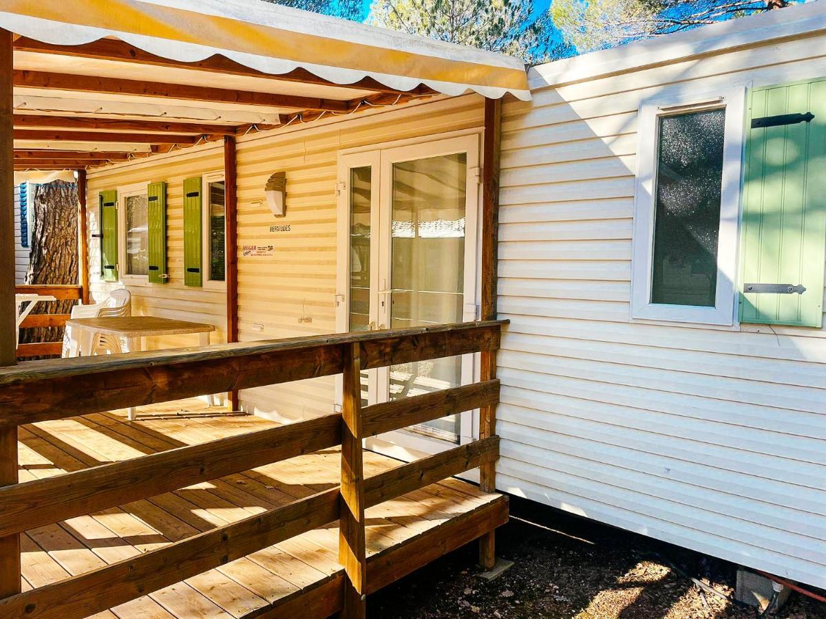 3 Bedroom Chalets Camping Lei Suves - Joycasa Roquebrune-sur Argens Dış mekan fotoğraf