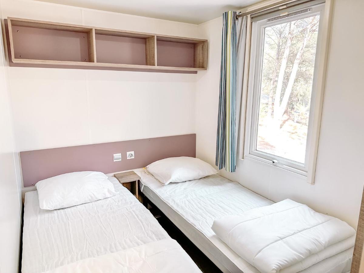 3 Bedroom Chalets Camping Lei Suves - Joycasa Roquebrune-sur Argens Dış mekan fotoğraf