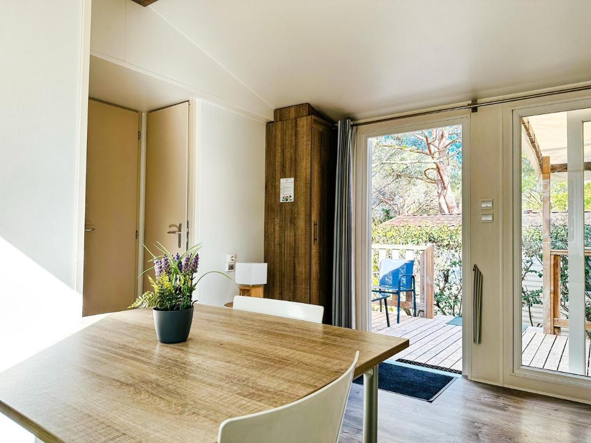 3 Bedroom Chalets Camping Lei Suves - Joycasa Roquebrune-sur Argens Dış mekan fotoğraf