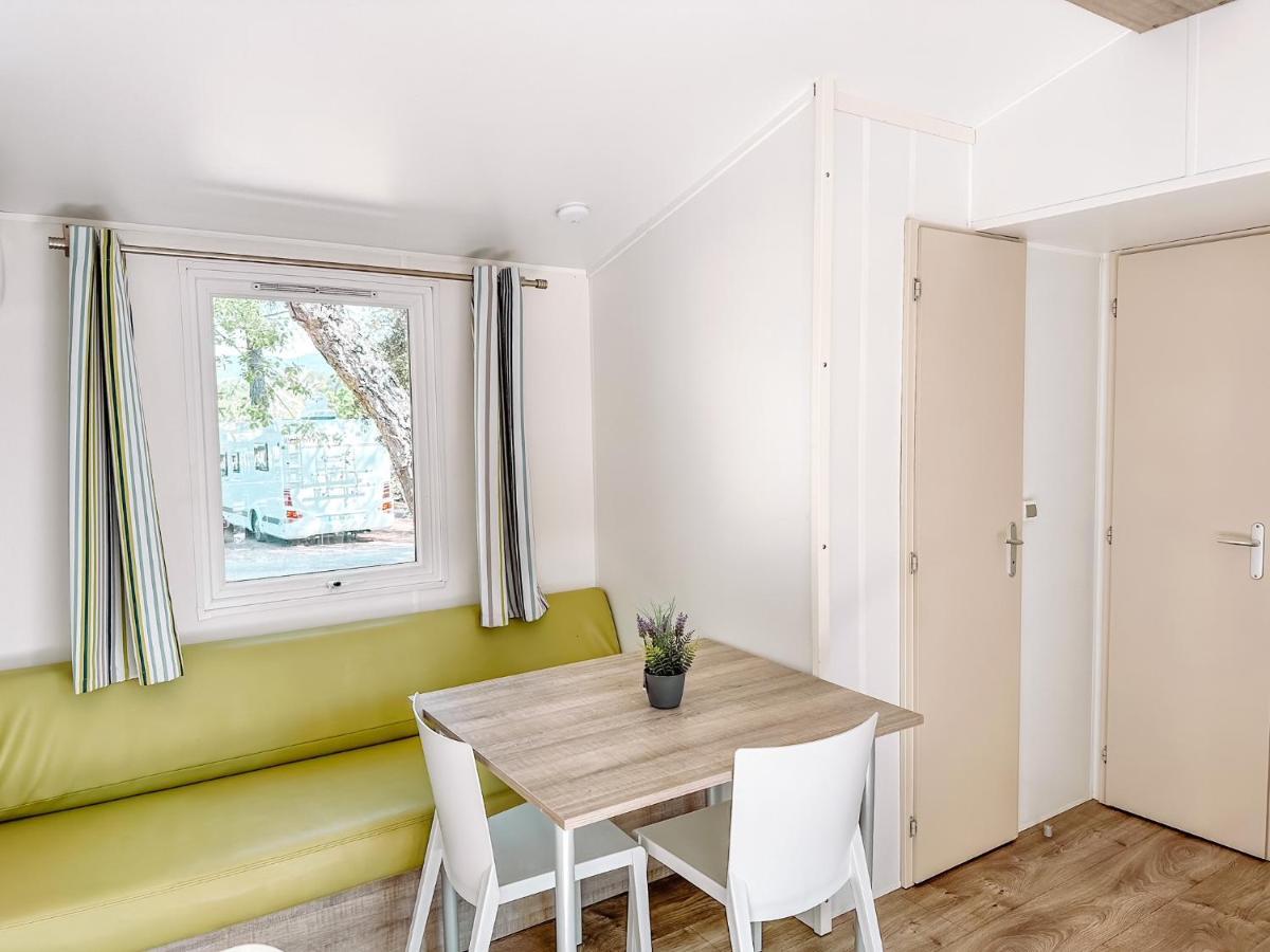 3 Bedroom Chalets Camping Lei Suves - Joycasa Roquebrune-sur Argens Dış mekan fotoğraf
