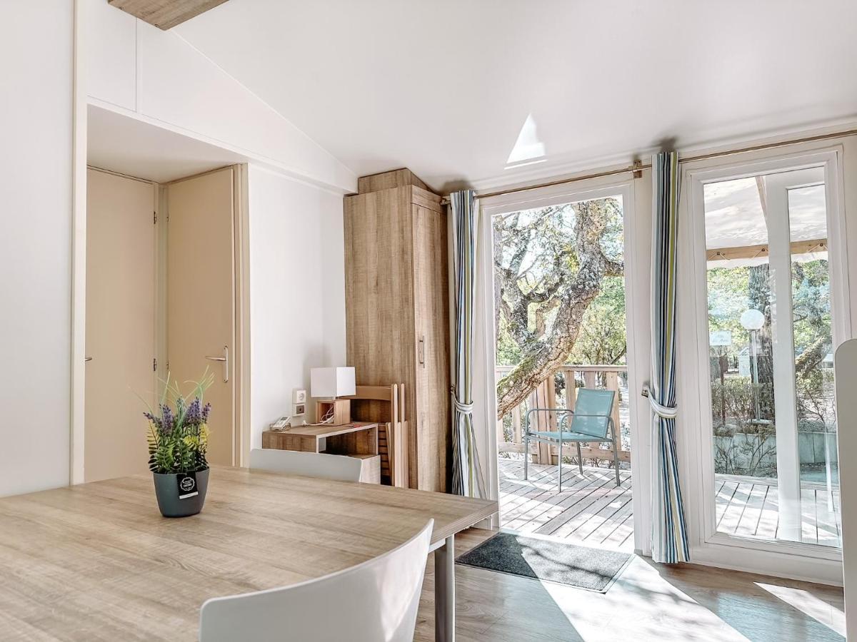 3 Bedroom Chalets Camping Lei Suves - Joycasa Roquebrune-sur Argens Dış mekan fotoğraf