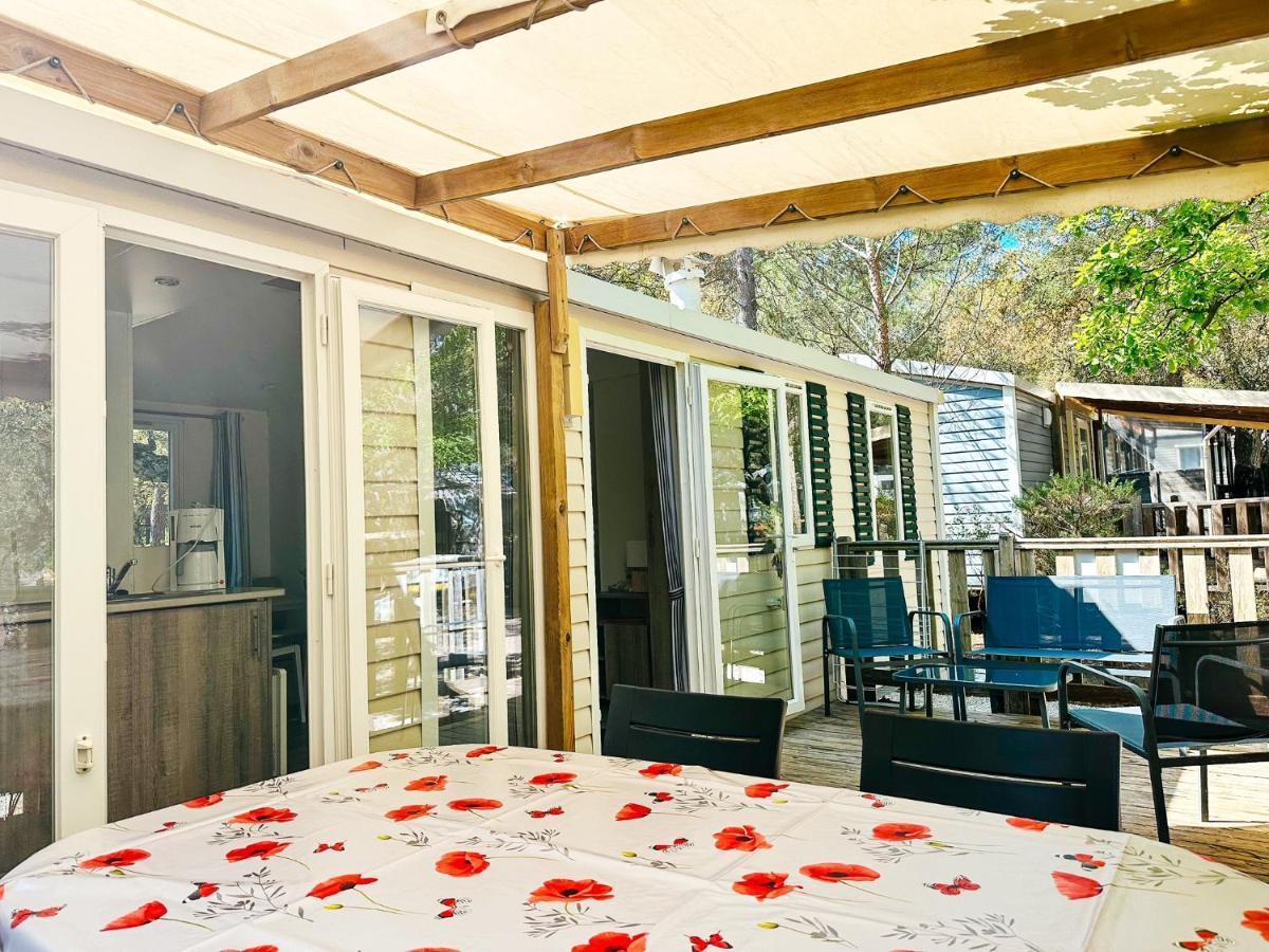 3 Bedroom Chalets Camping Lei Suves - Joycasa Roquebrune-sur Argens Dış mekan fotoğraf