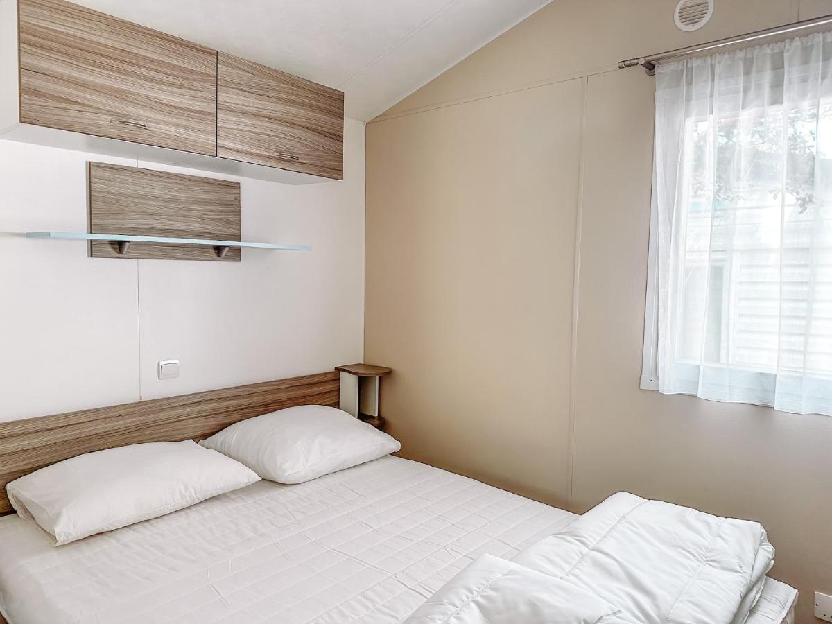 3 Bedroom Chalets Camping Lei Suves - Joycasa Roquebrune-sur Argens Dış mekan fotoğraf